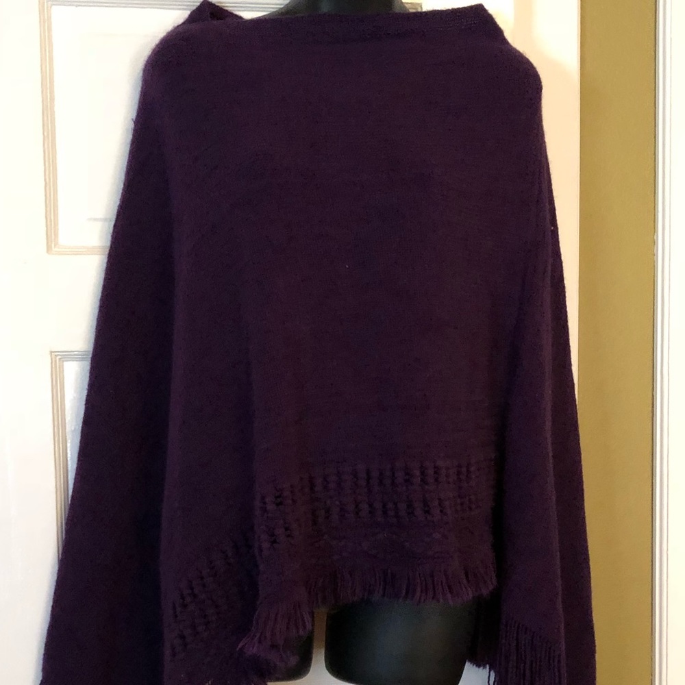 Women’s poncho one size NWT